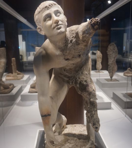 m88体育官方希腊海岛出土摔跤手的雕像这尊雕像让我们知道一个人生的道理(图4)